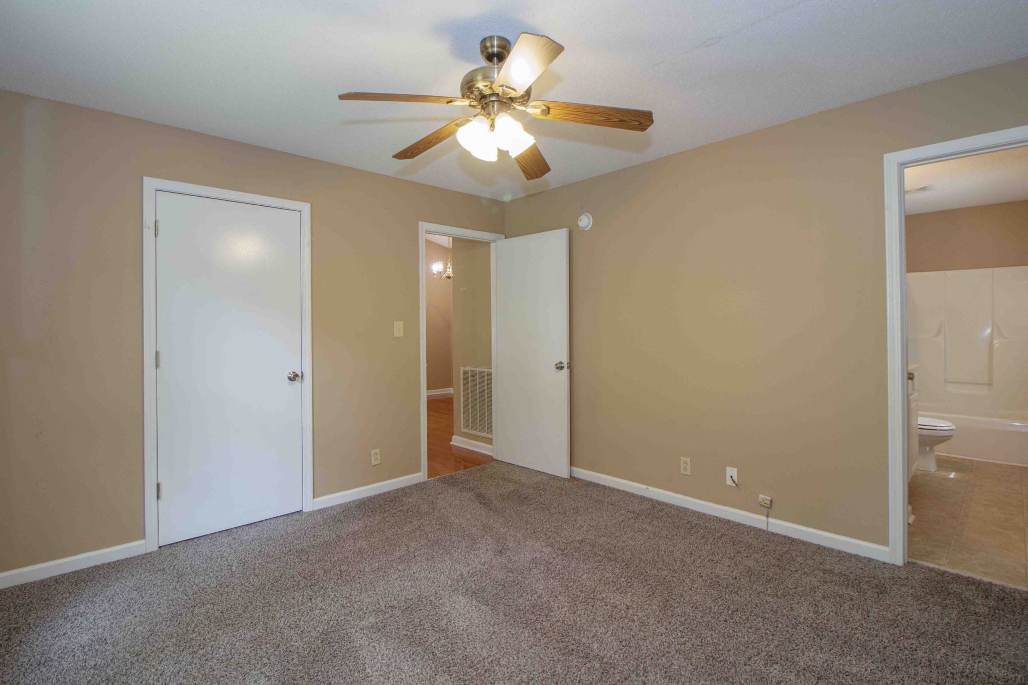 Image 14 of 15 For 2963-2963 Walnut Court