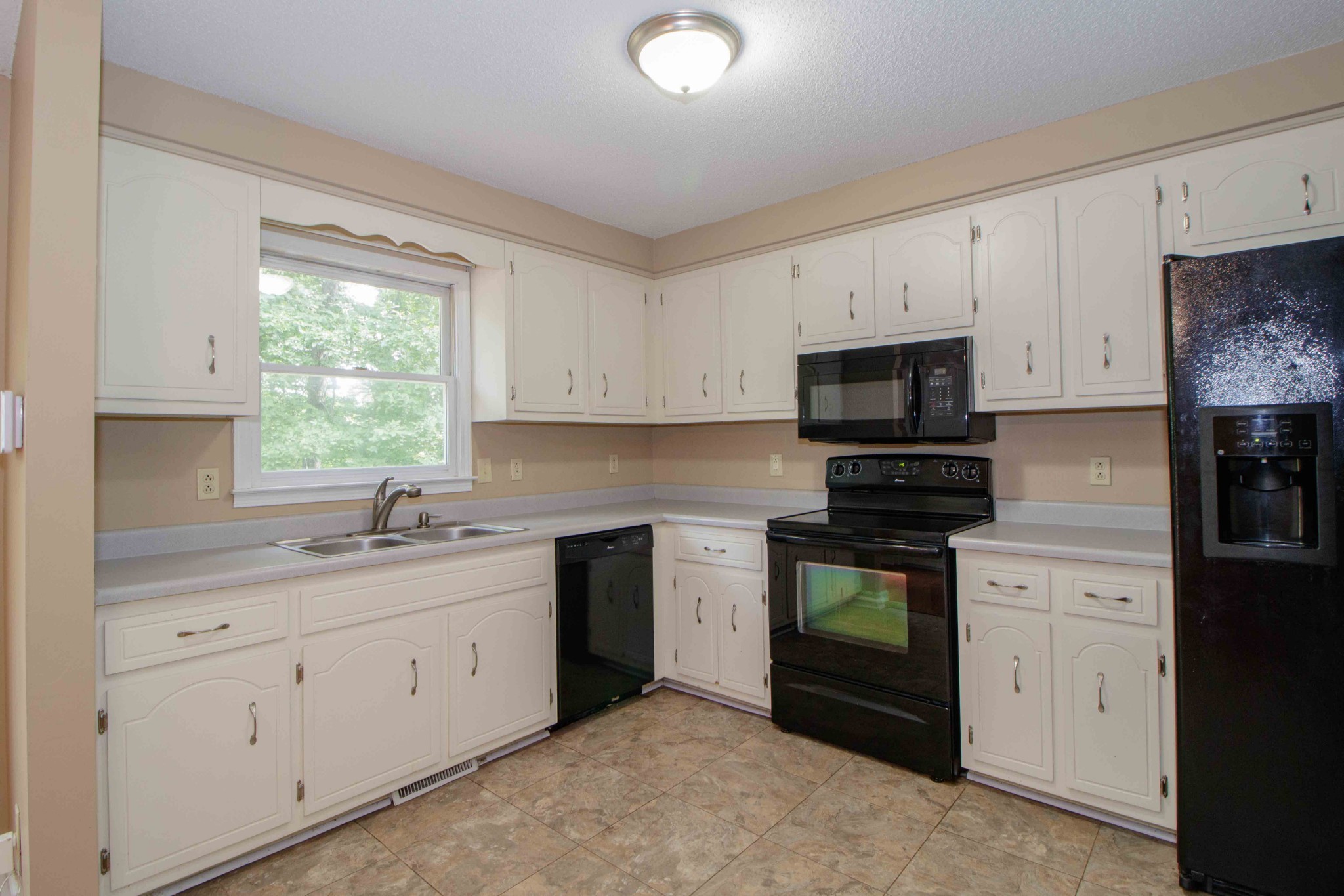 Image 9 of 15 For 2963-2963 Walnut Court