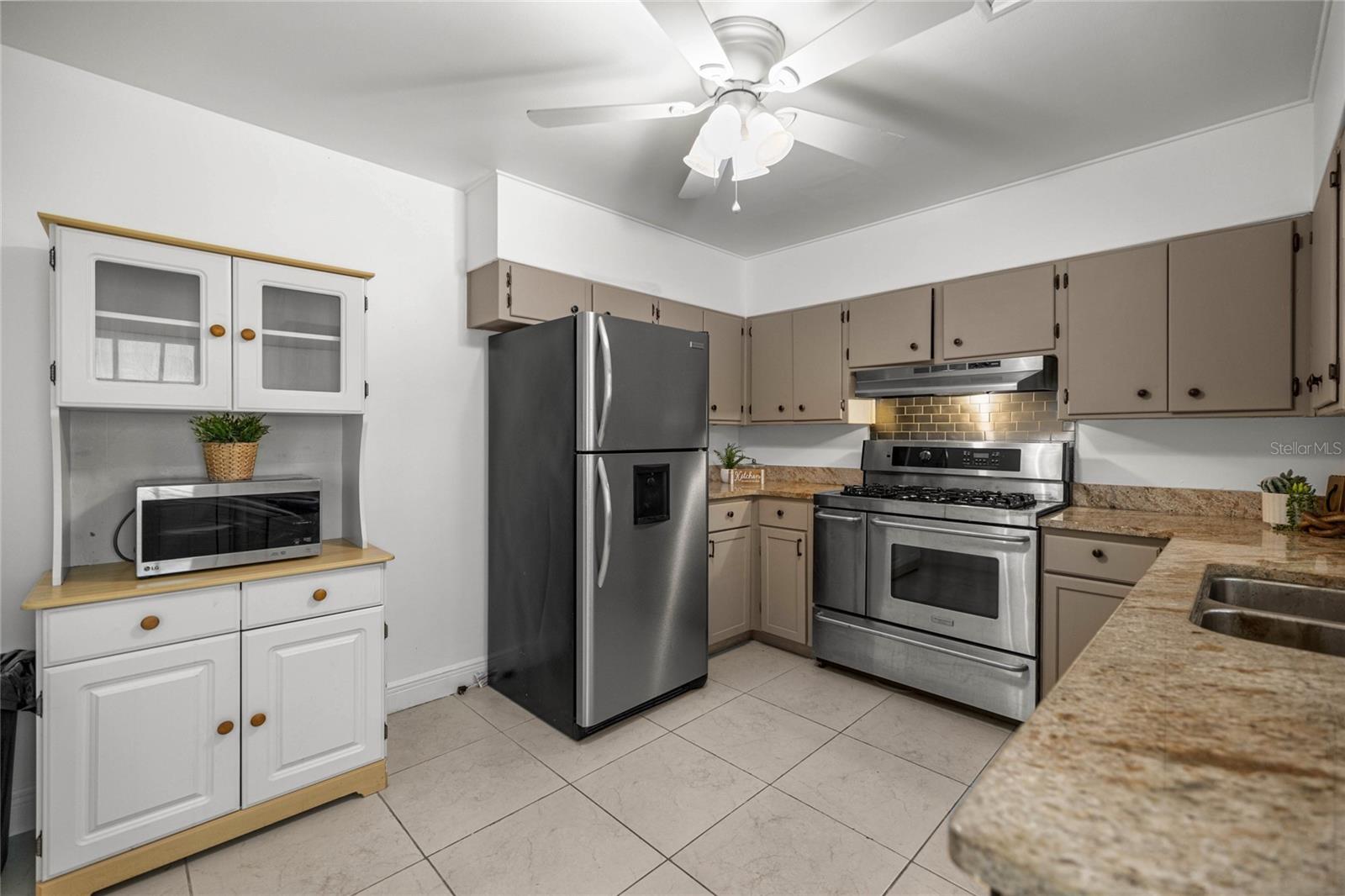 Image 12 of 37 For 3331 4th Street