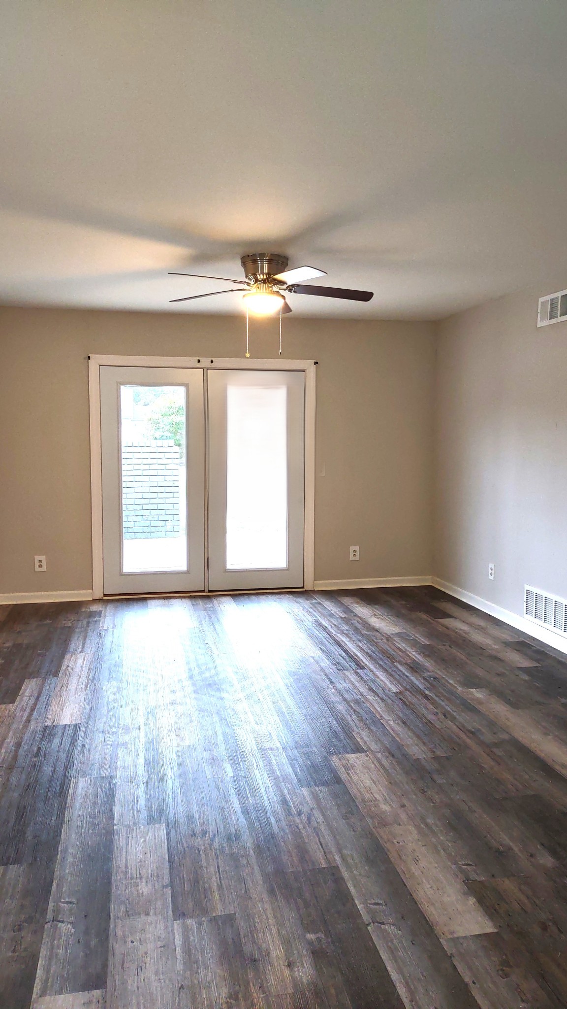 Image 4 of 18 For 5541 Goodman Court