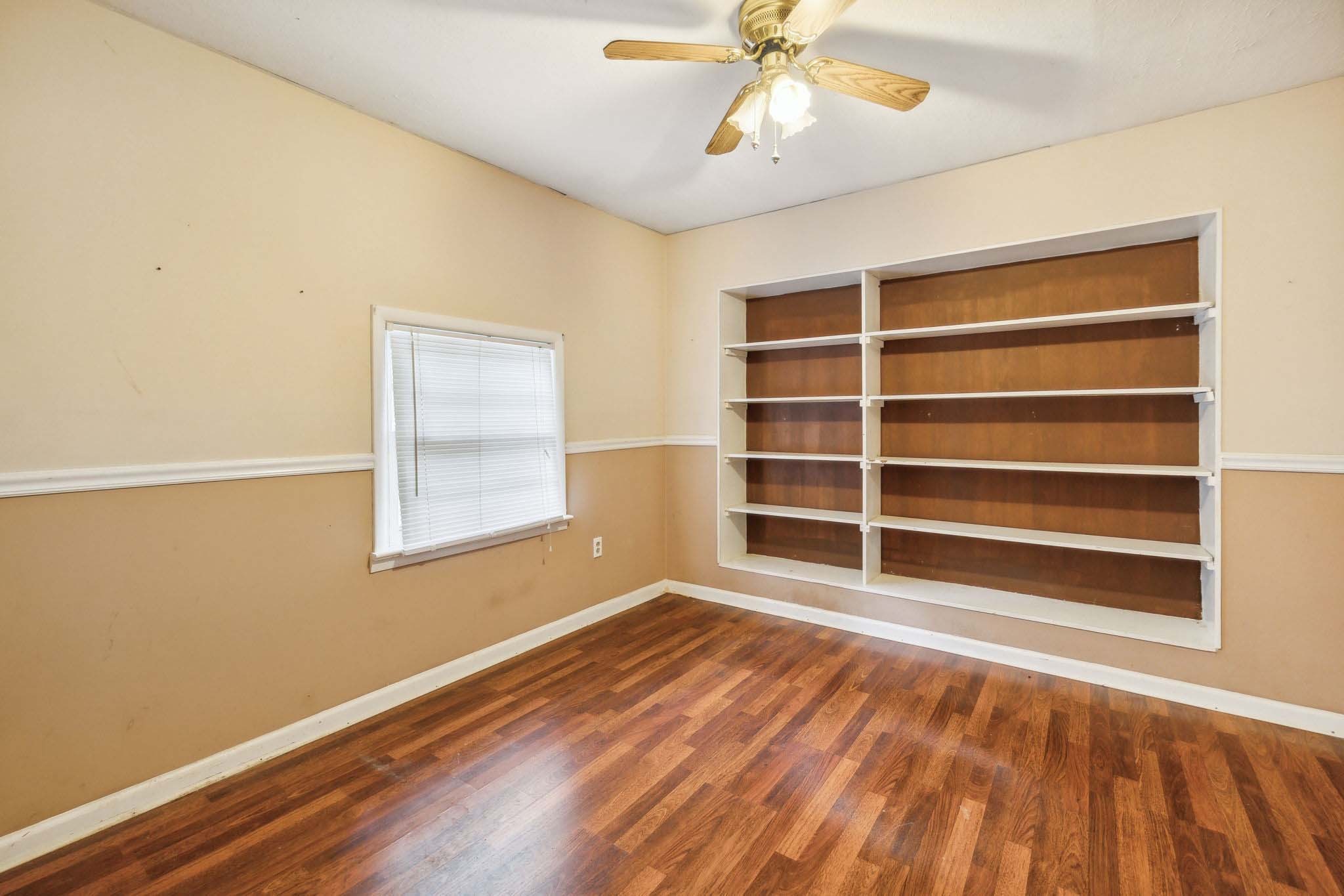 Listing photo id 9 for 3440 Olive Avenue