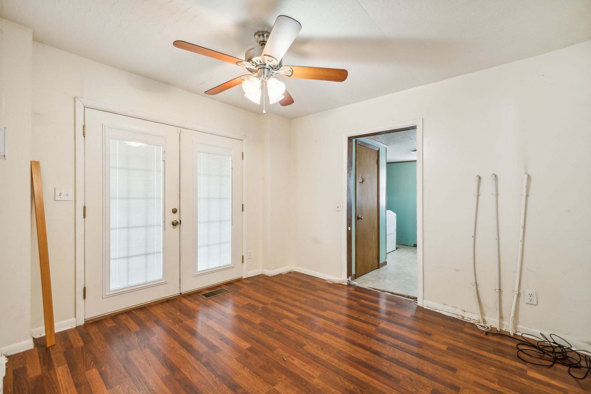 Listing photo id 11 for 3440 Olive Avenue