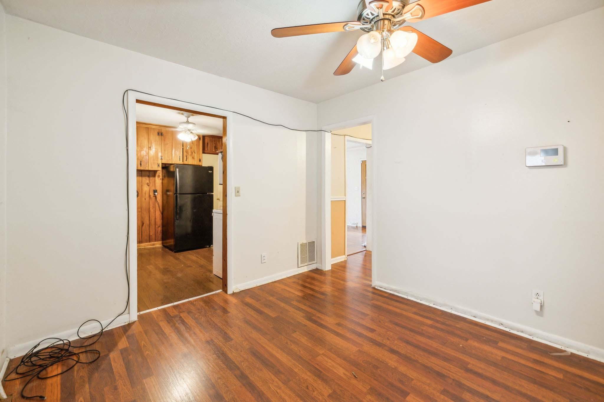 Listing photo id 12 for 3440 Olive Avenue