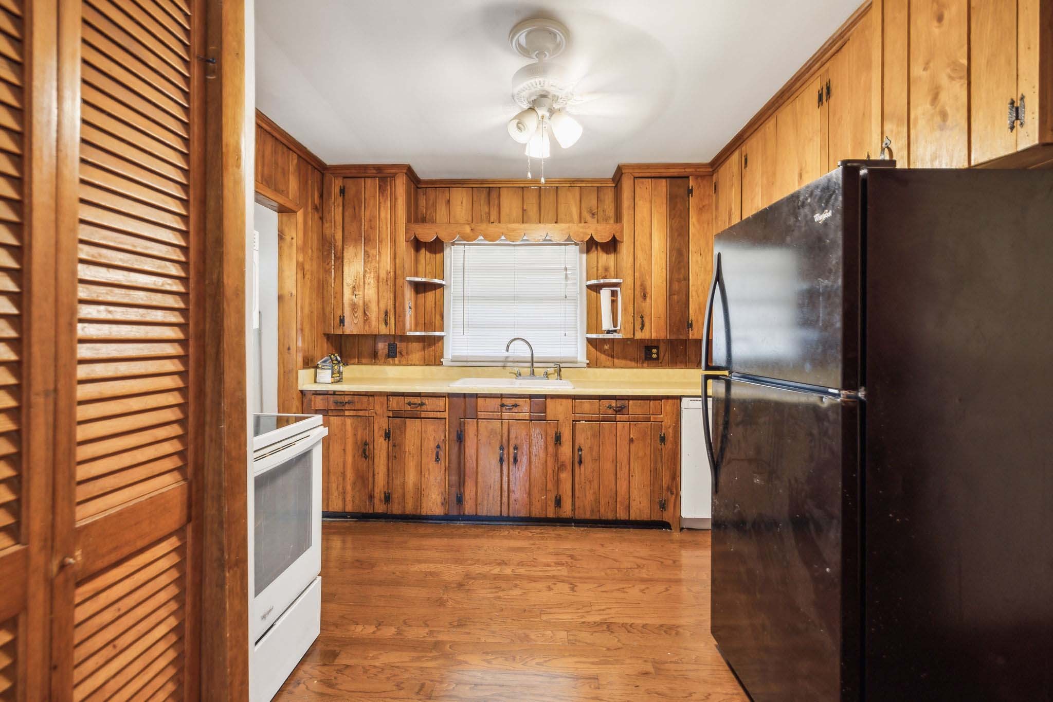 Listing photo id 16 for 3440 Olive Avenue