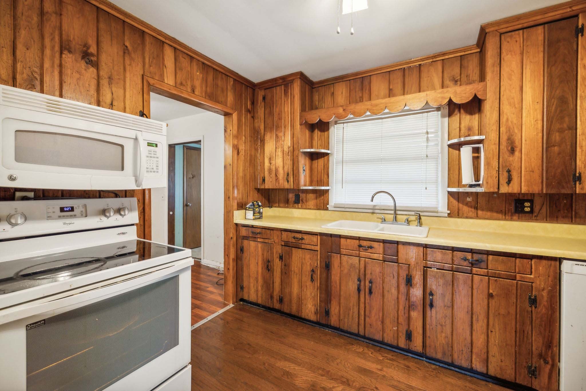 Listing photo id 17 for 3440 Olive Avenue