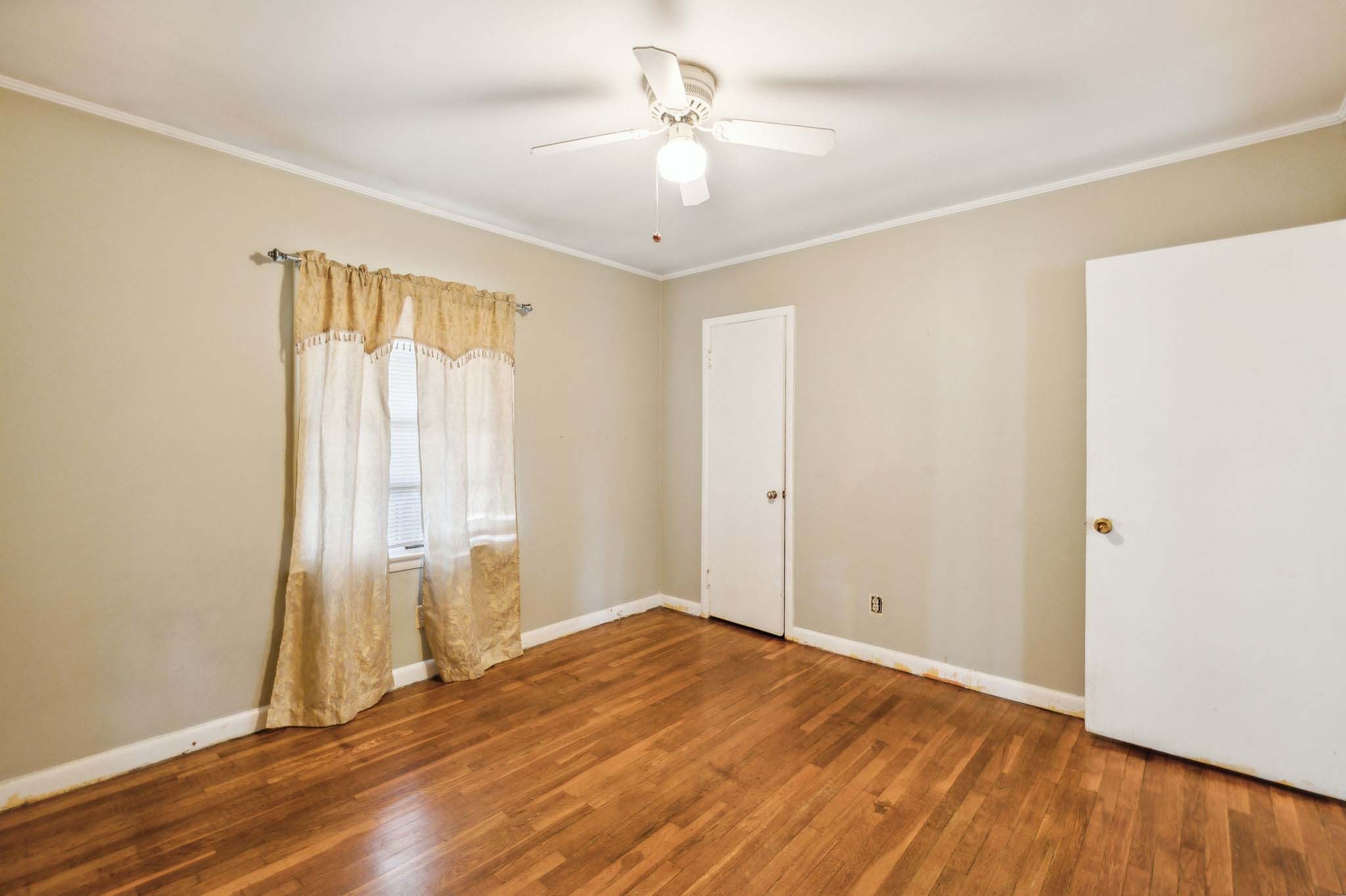 Listing photo id 18 for 3440 Olive Avenue