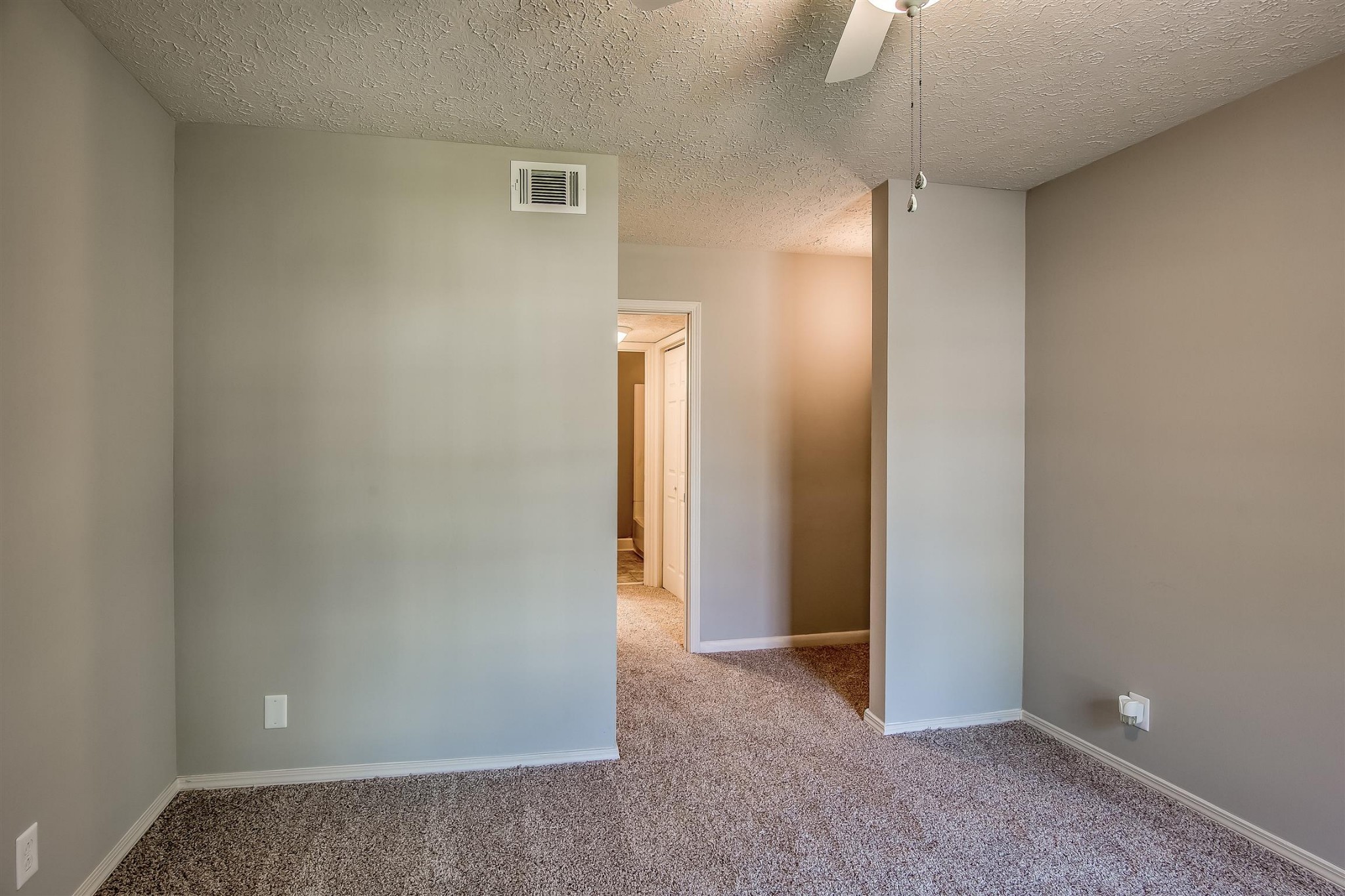 Image 15 of 45 For 9551 92nd Terrace