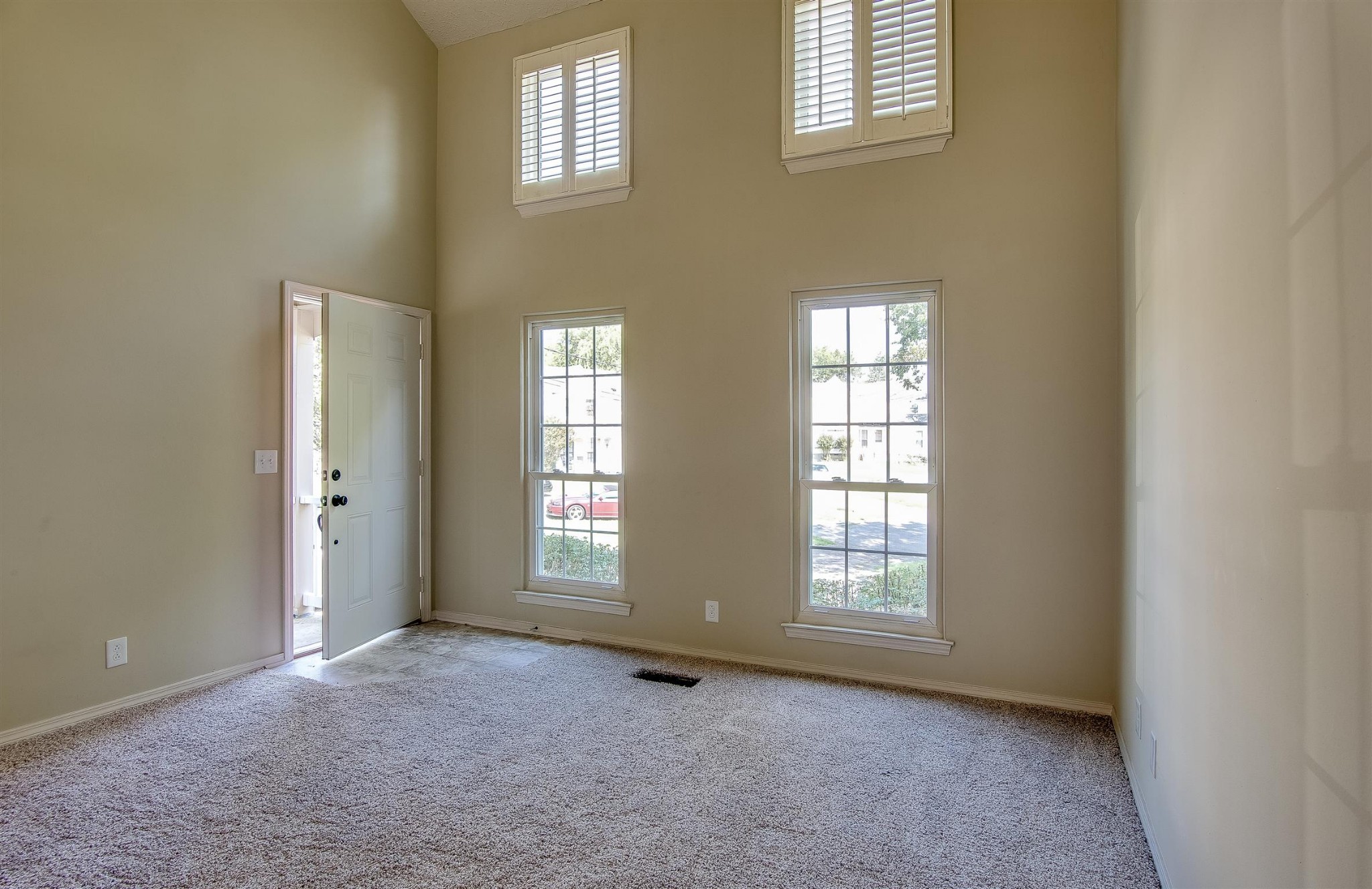 Image 2 of 45 For 9551 92nd Terrace