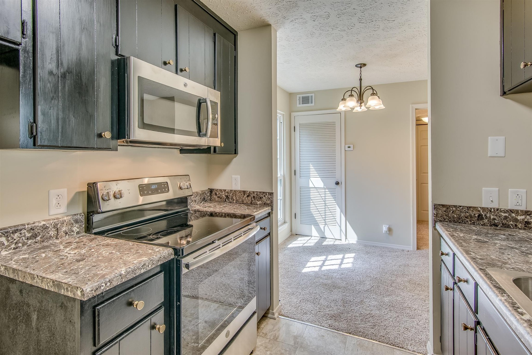 Image 4 of 45 For 9551 92nd Terrace