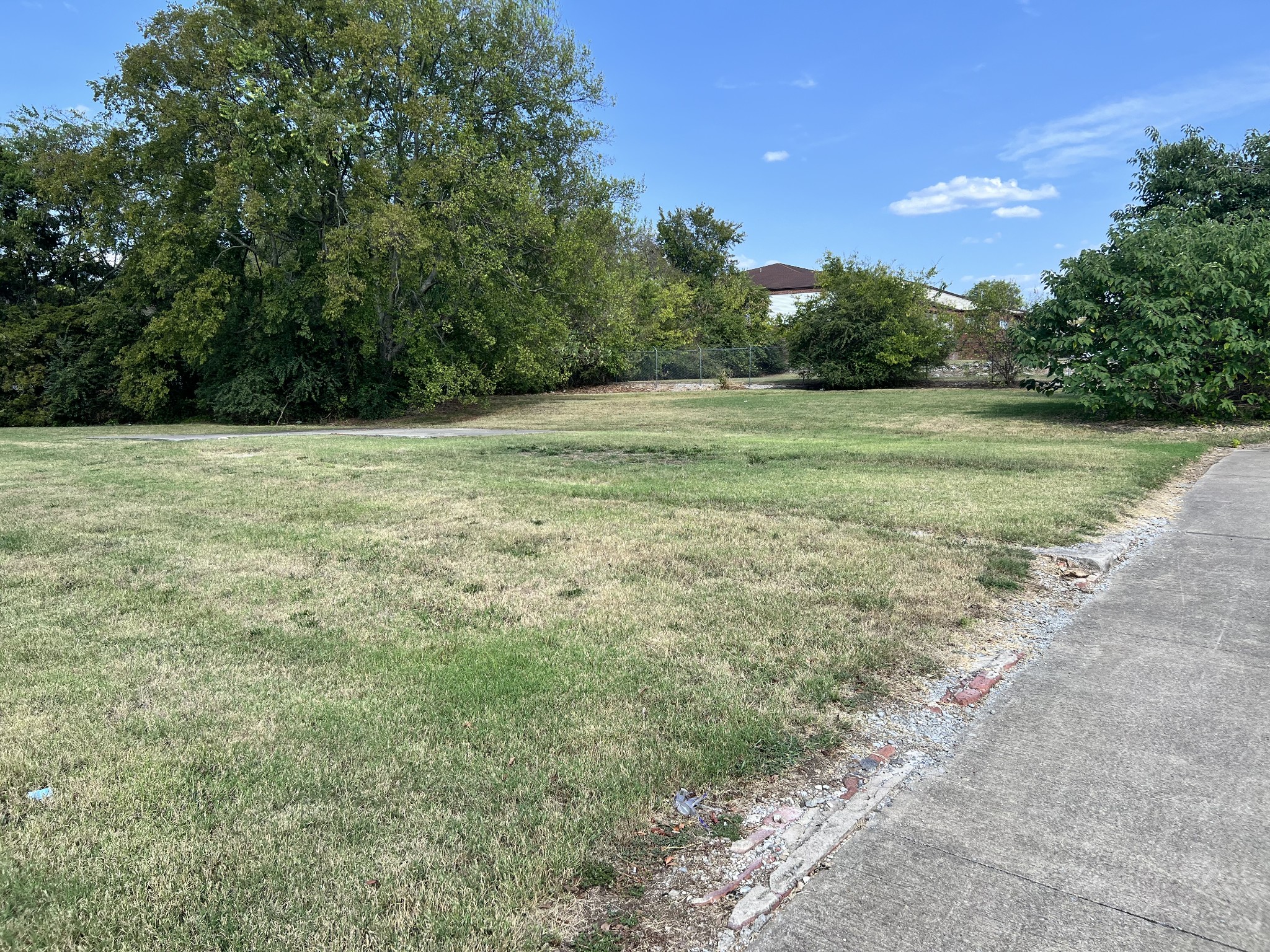 Image 2 of 6 For 40th Terrace