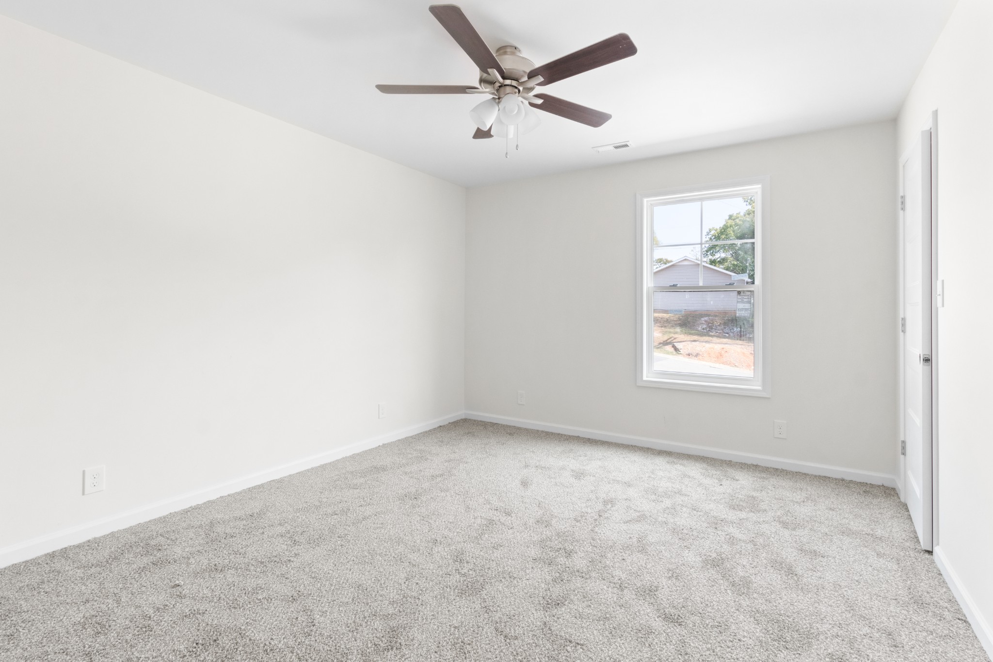 Image 13 of 13 For 8433 109th St