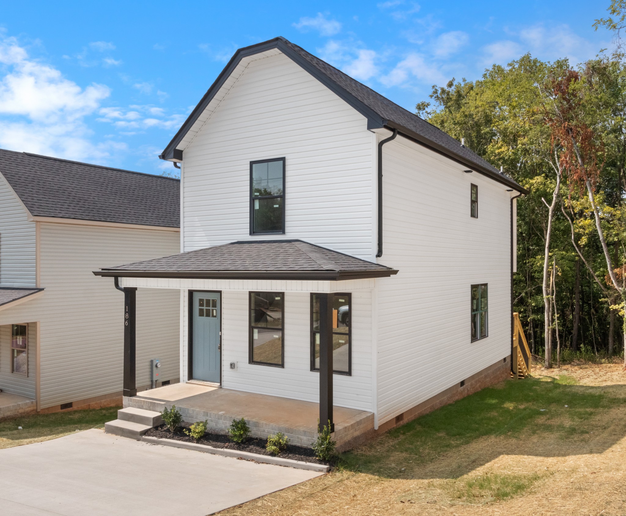 Image 5 of 13 For 8433 109th St