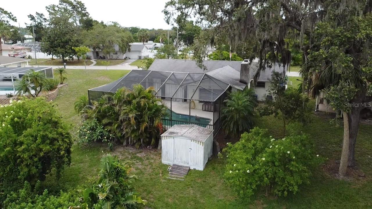 Listing photo id 25 for 5728 Colonial Drive
