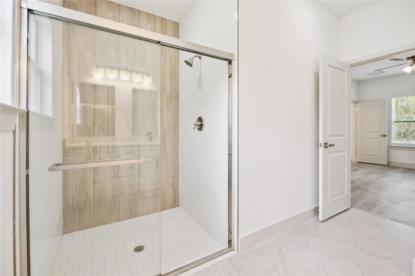 Image 7 of 38 For 7814 Sarazen Drive