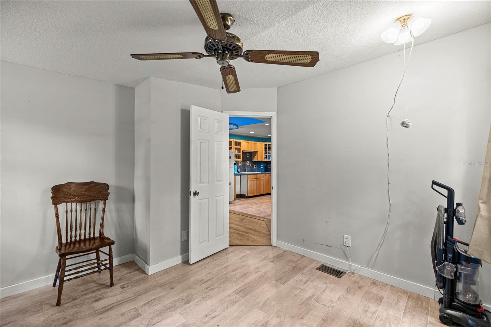 Image 15 of 27 For 22535 117th Street