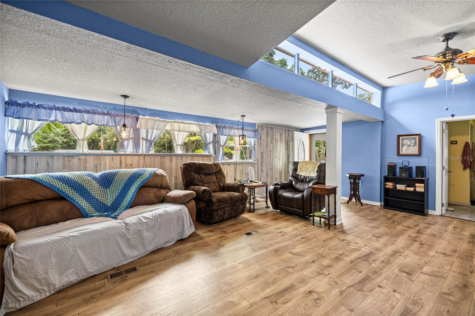 Image 20 of 27 For 22535 117th Street