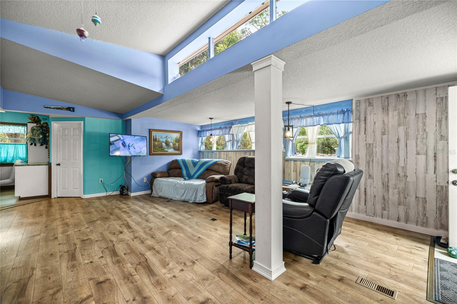 Image 21 of 27 For 22535 117th Street