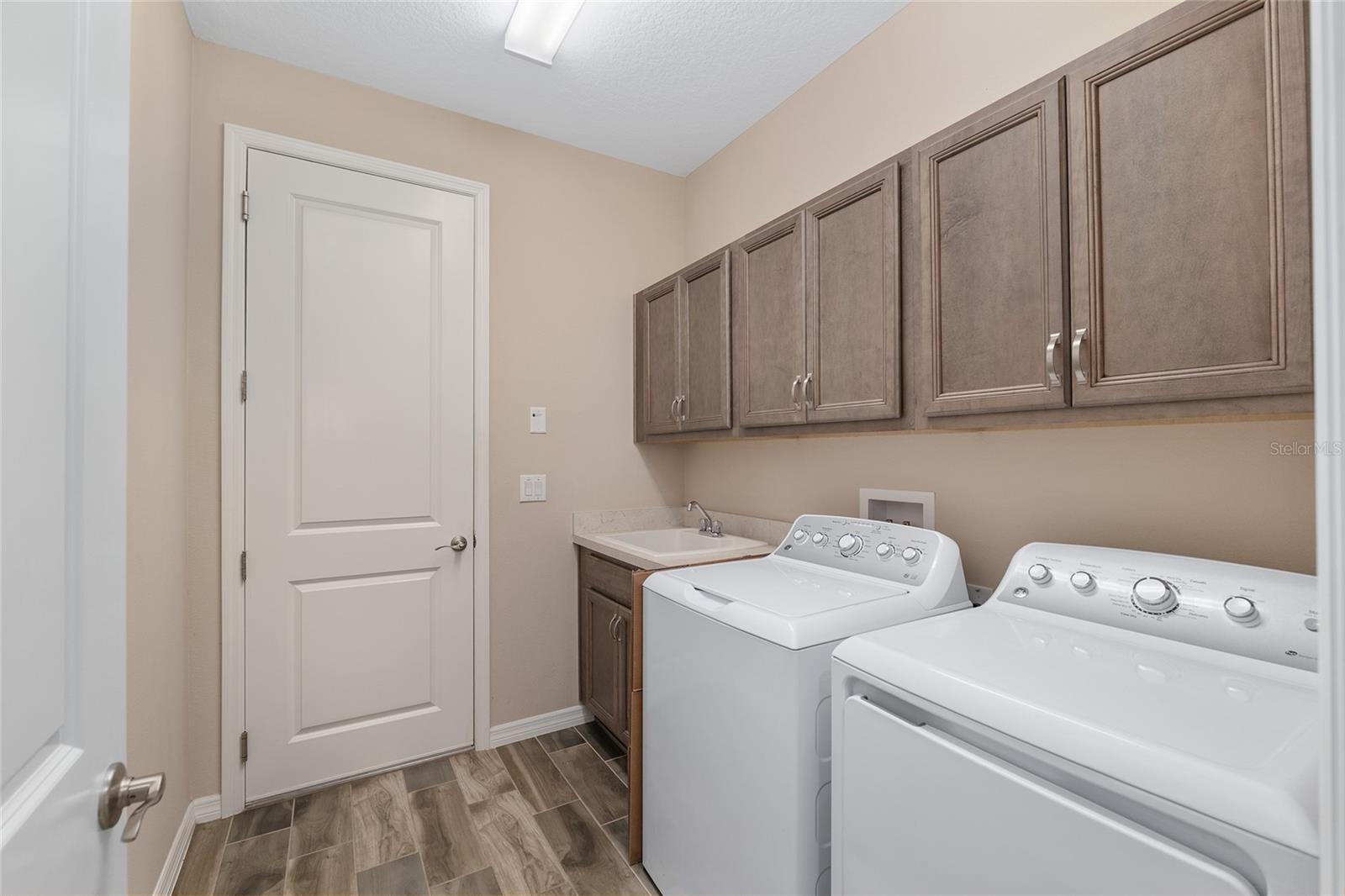 Image 40 of 76 For 5587 40th Place