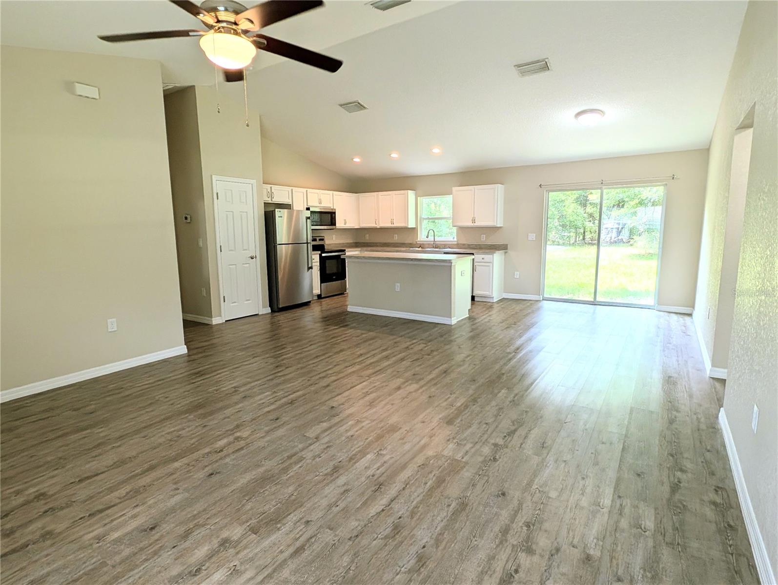 Image 6 of 37 For 13921 108th Lane