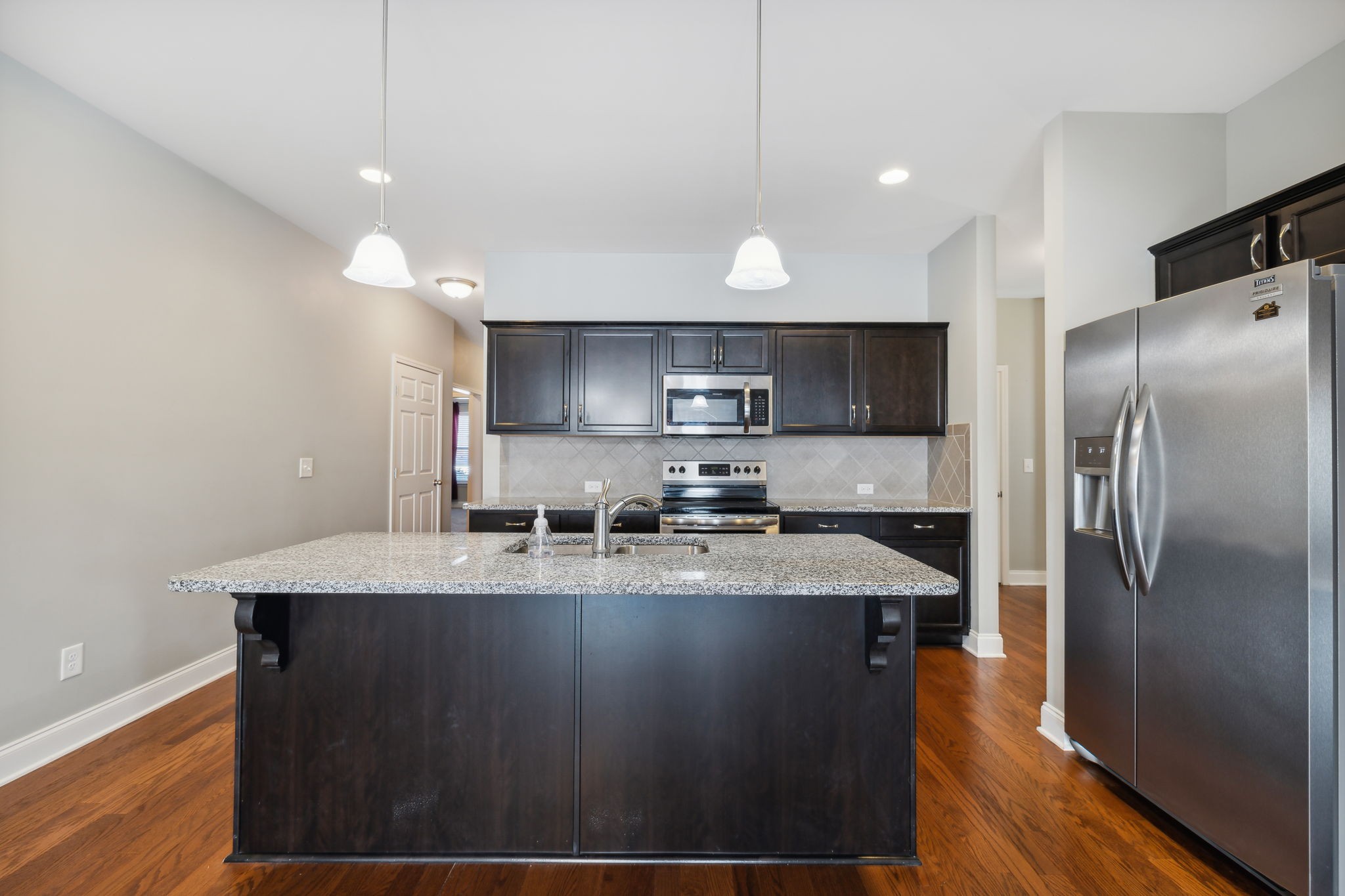 Image 11 of 33 For 6877 Minchew Circle