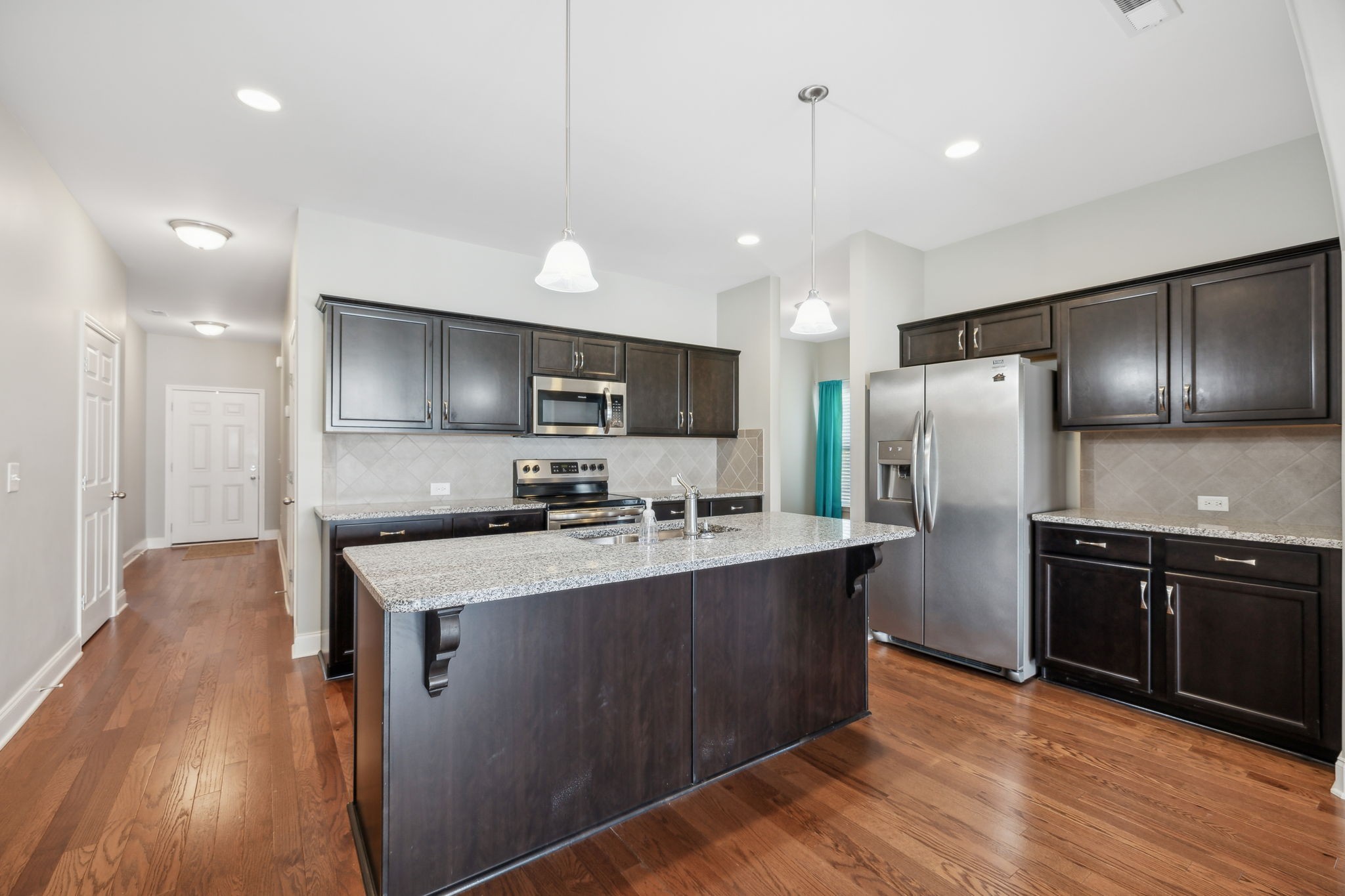 Image 14 of 33 For 6877 Minchew Circle