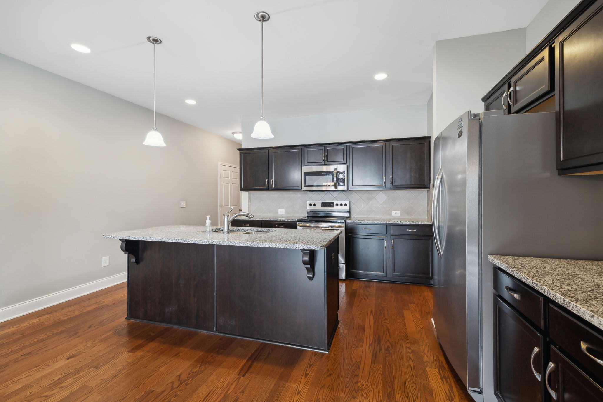Image 15 of 33 For 6877 Minchew Circle