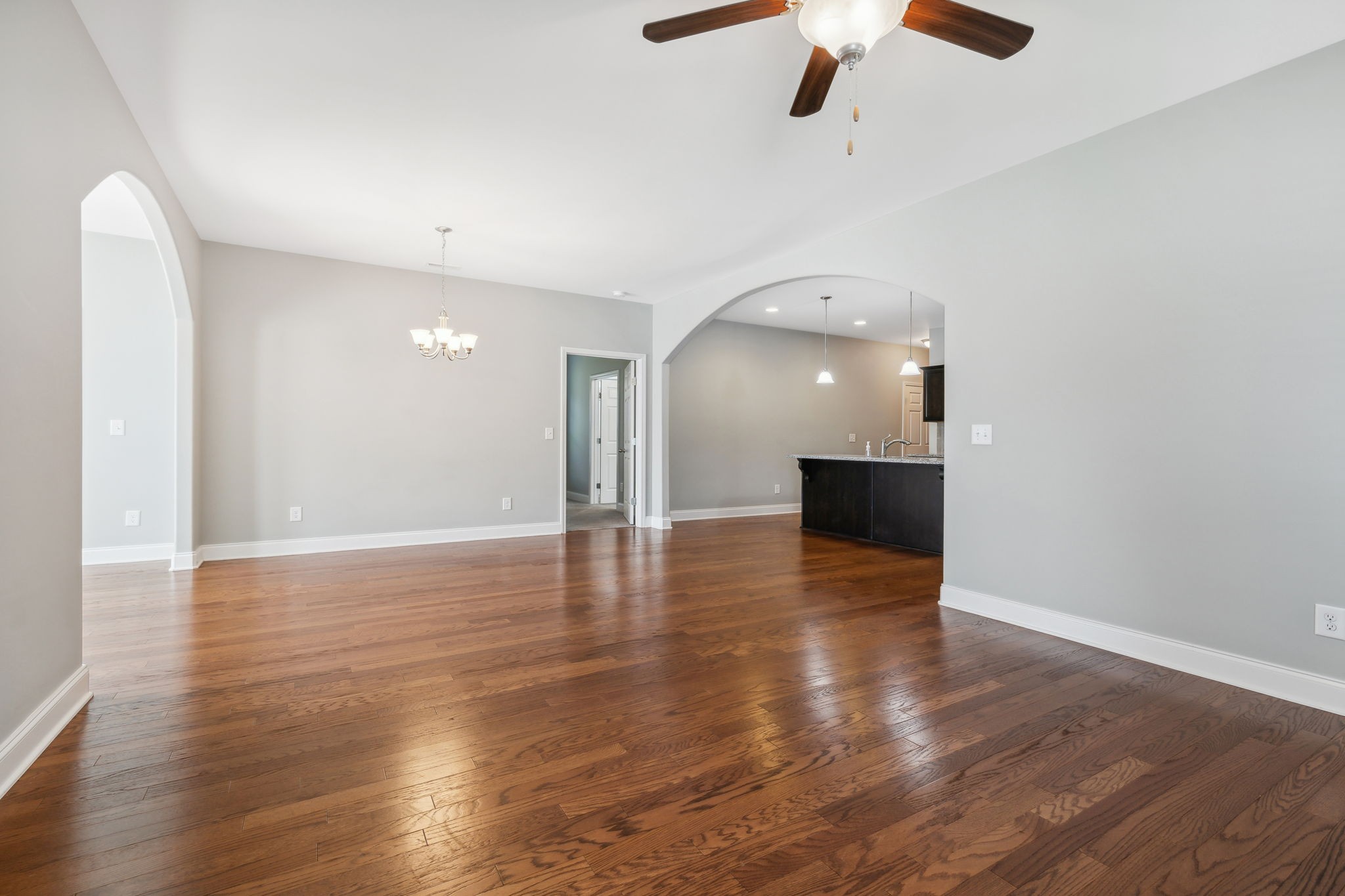 Image 20 of 33 For 6877 Minchew Circle