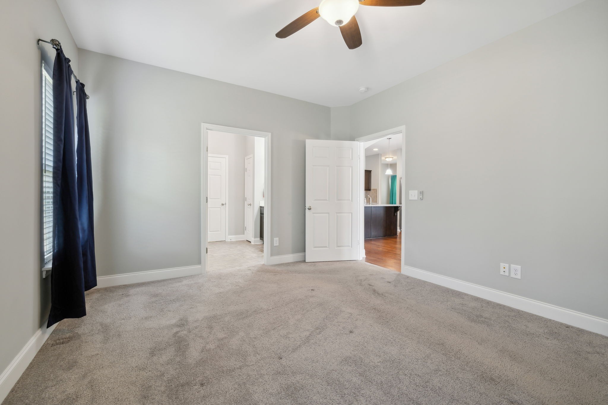 Image 26 of 33 For 6877 Minchew Circle