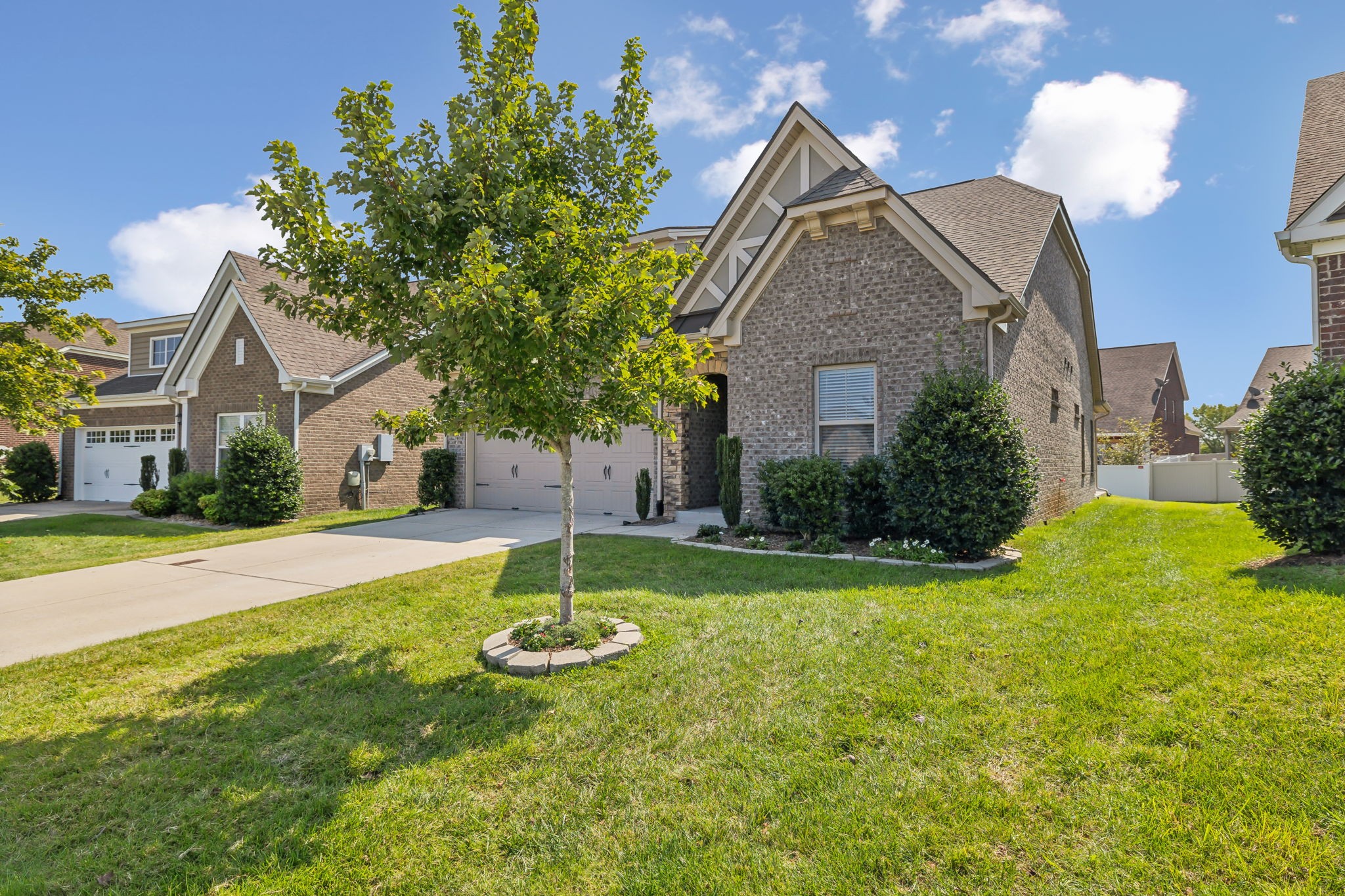 Image 3 of 33 For 6877 Minchew Circle