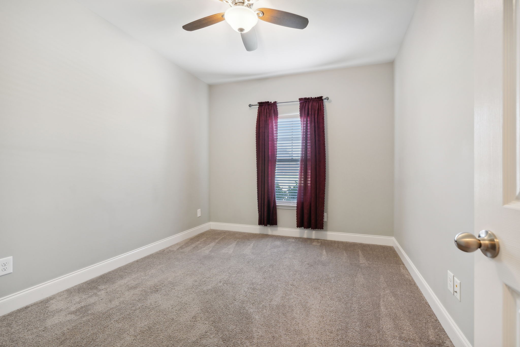 Image 33 of 33 For 6877 Minchew Circle