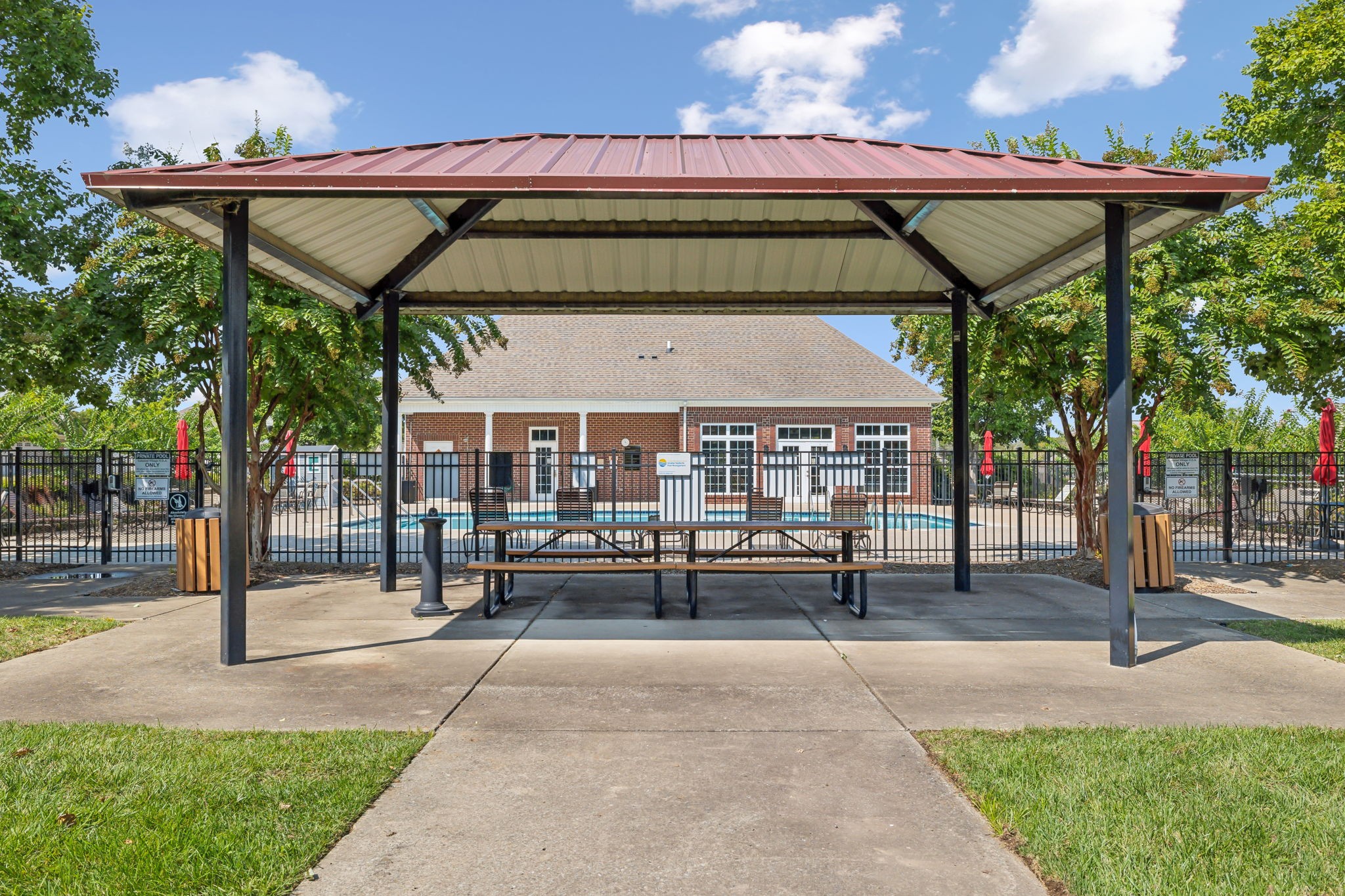 Image 8 of 33 For 6877 Minchew Circle