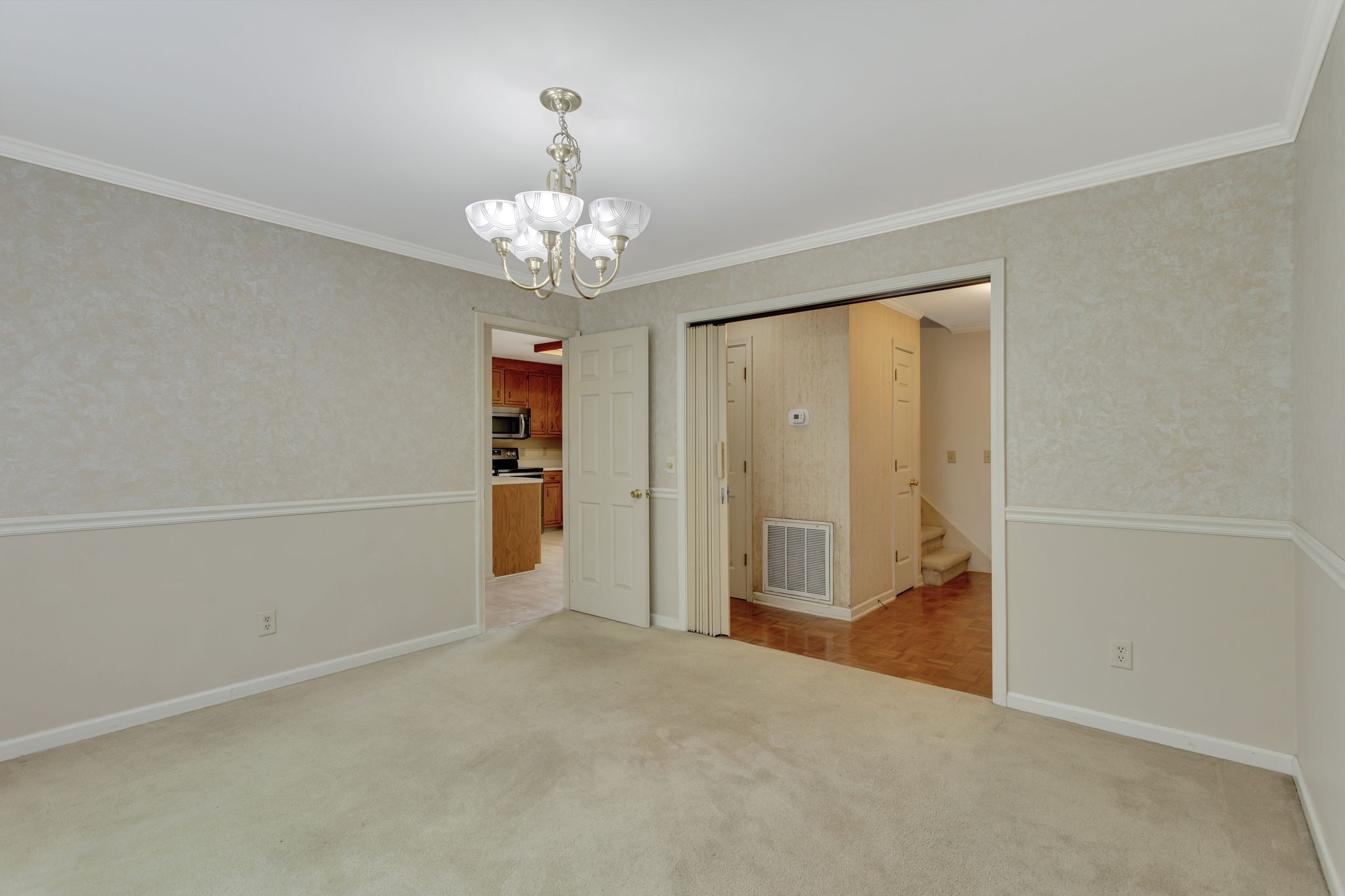 Image 11 of 23 For 5082 91str Place