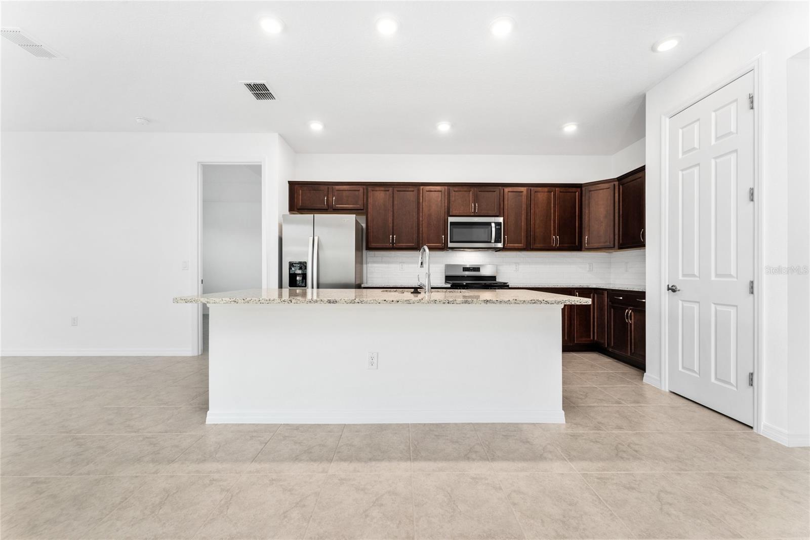 Image 6 of 37 For 7552 56th Place