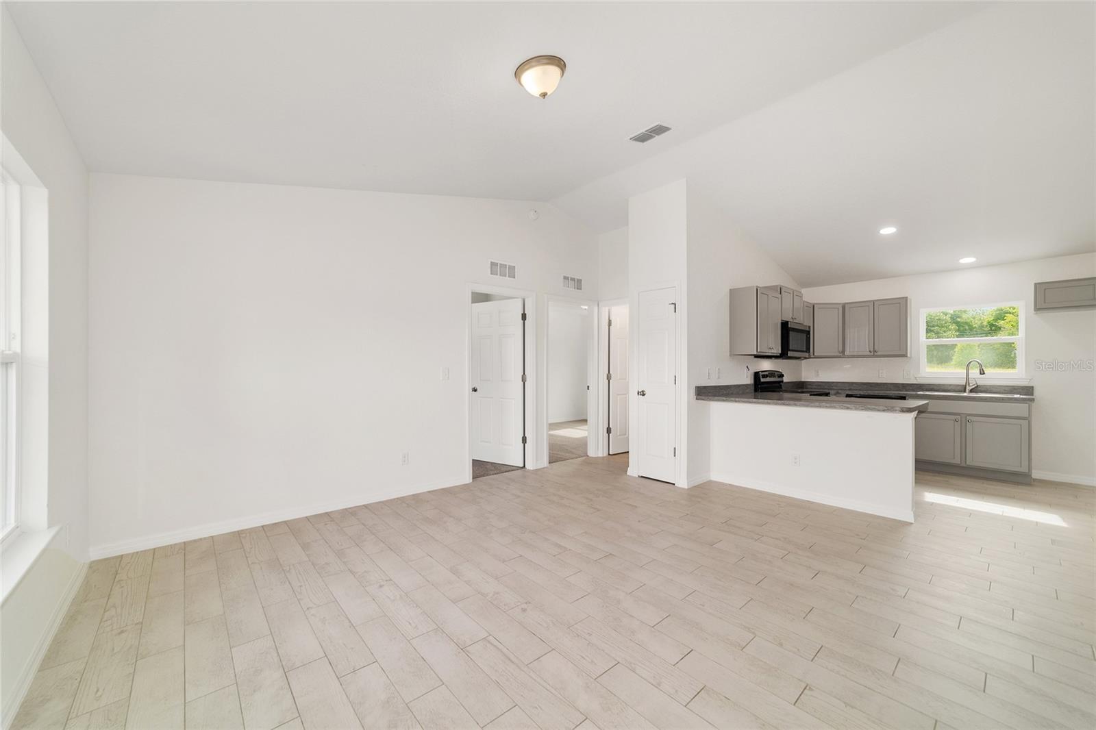 Image 6 of 38 For 14885 23rd Place