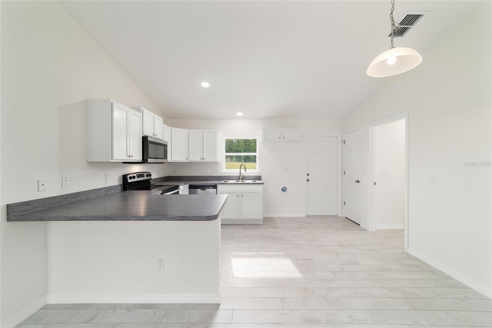 Image 16 of 41 For 14893 23rd Place