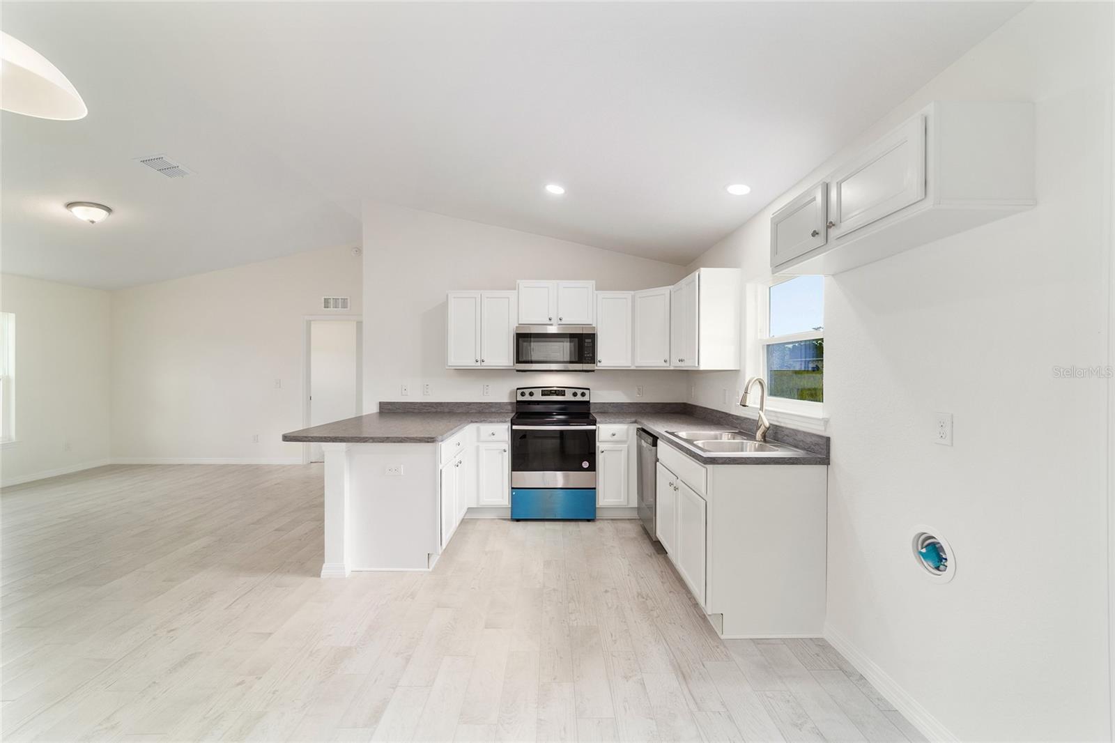 Image 18 of 41 For 14893 23rd Place