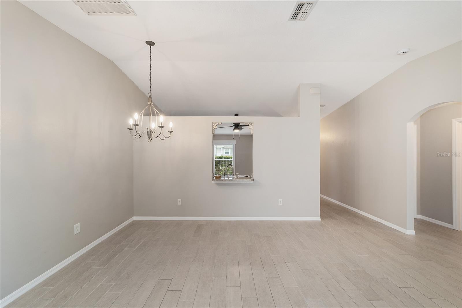 Image 19 of 32 For 16605 31 Circle