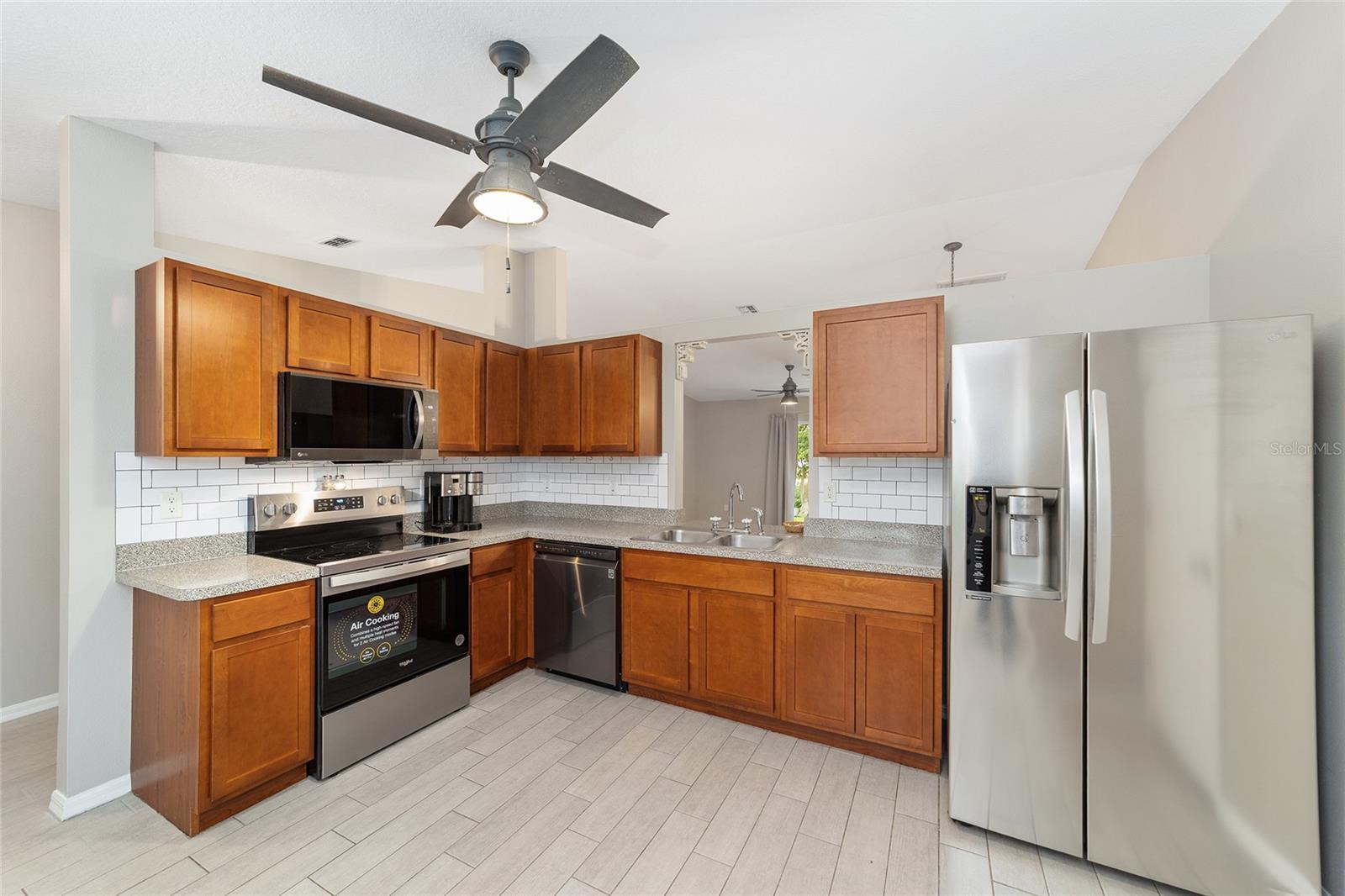 Image 6 of 32 For 16605 31 Circle