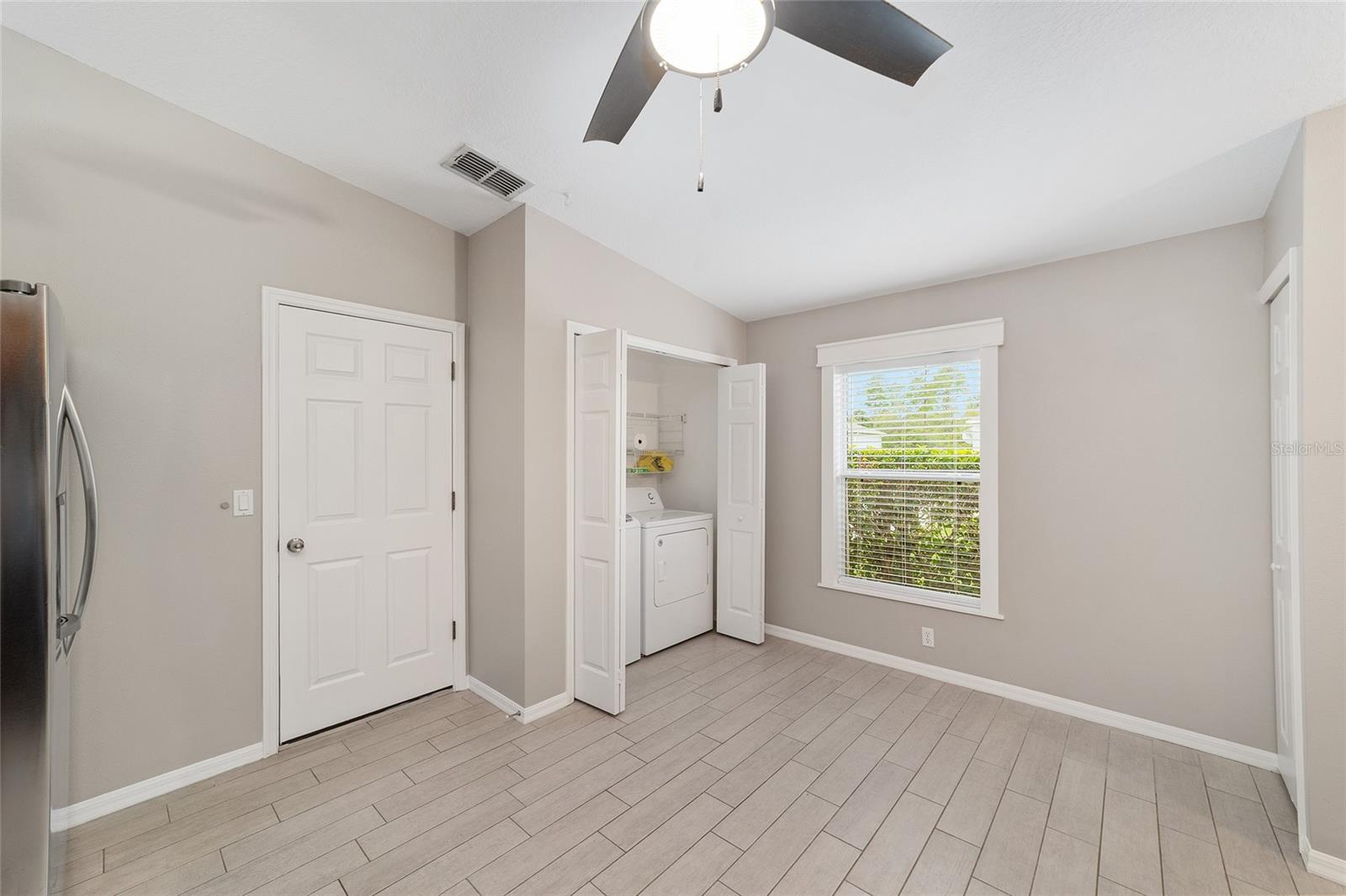 Image 9 of 32 For 16605 31 Circle