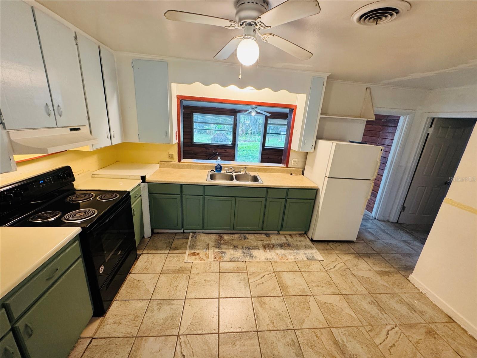 Image 3 of 30 For 1051 28th Road