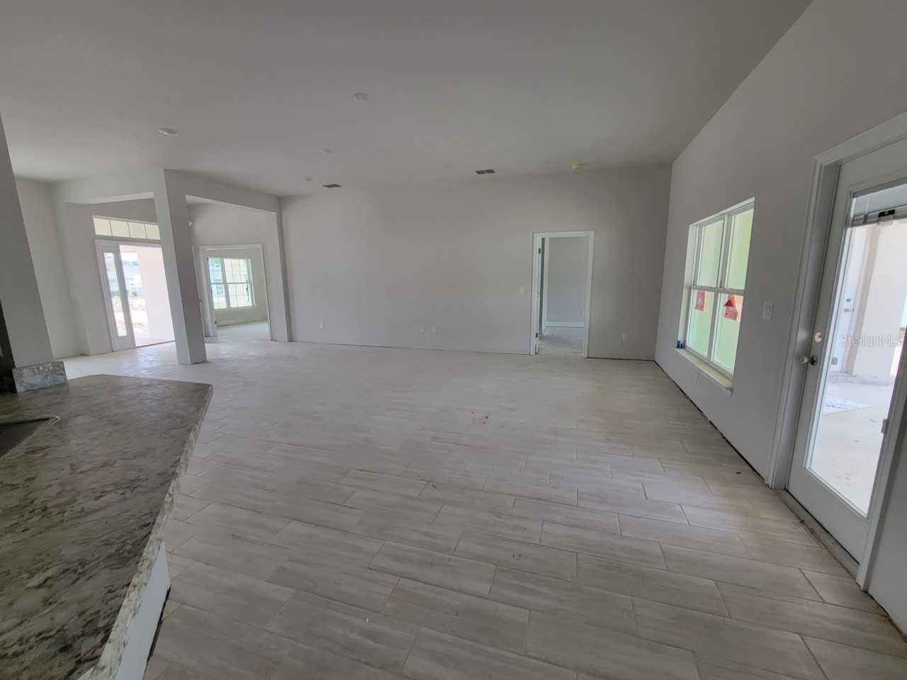 Image 4 of 19 For 15055 25th Circle