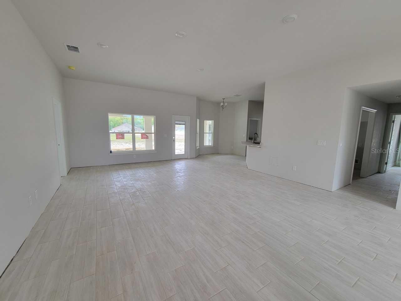 Image 5 of 19 For 15055 25th Circle