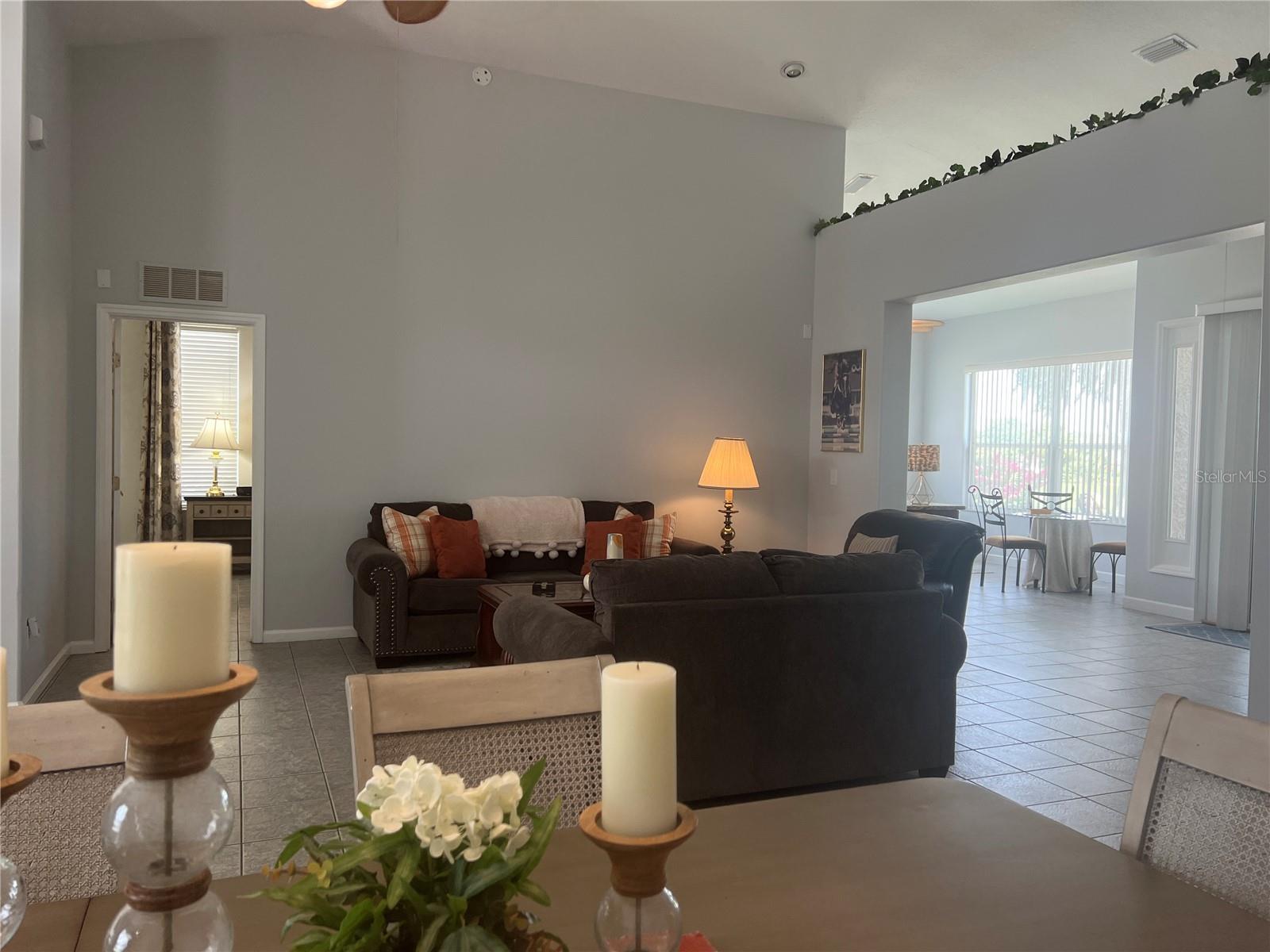 Image 11 of 94 For 2515 53 Avenue