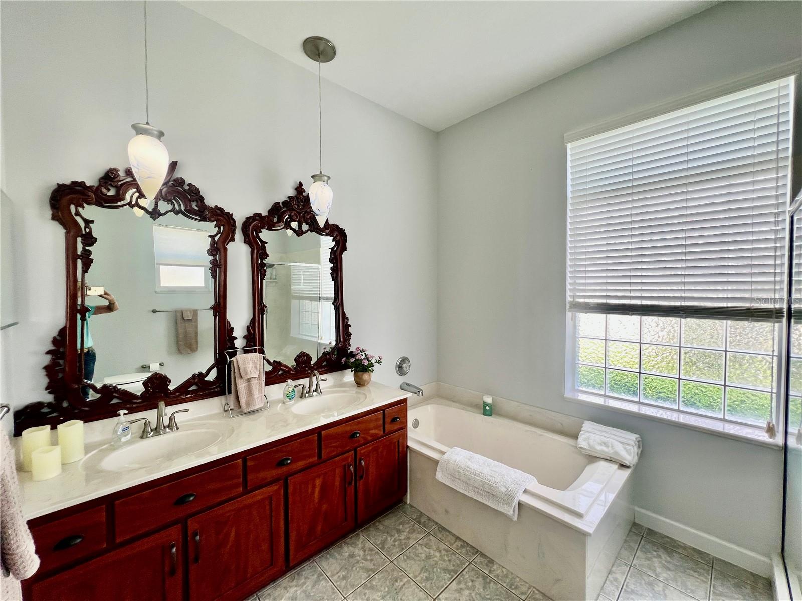 Image 40 of 94 For 2515 53 Avenue
