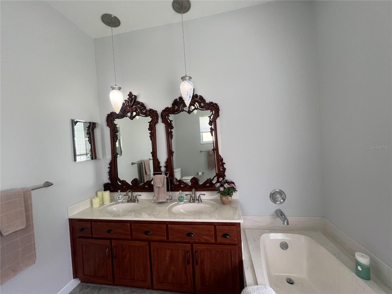 Image 42 of 94 For 2515 53 Avenue