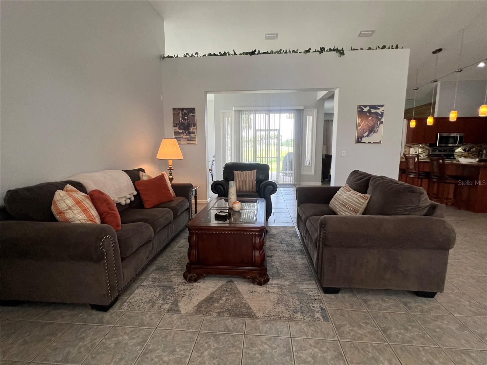 Image 5 of 94 For 2515 53 Avenue