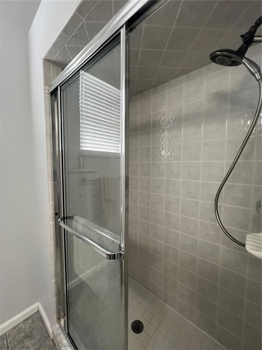 Image 51 of 94 For 2515 53 Avenue