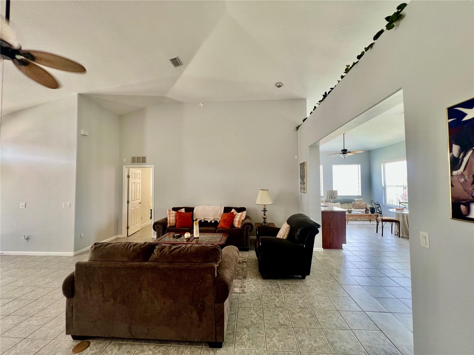 Image 6 of 94 For 2515 53 Avenue