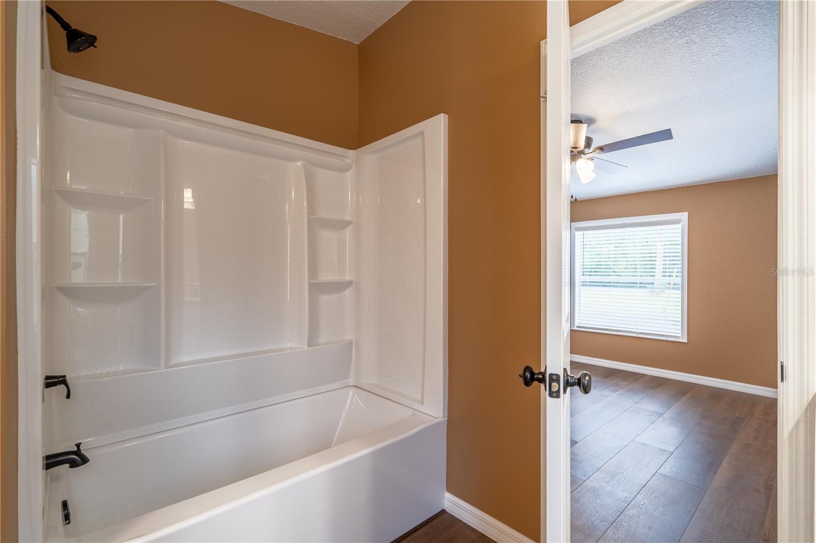Image 19 of 31 For 13255 165th Street