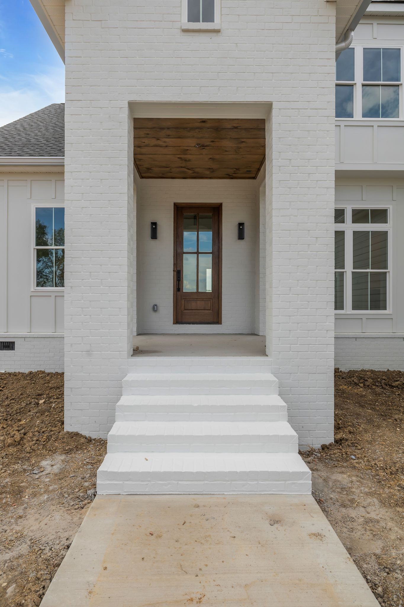 Image 2 of 38 For 2301 Graves Avenue
